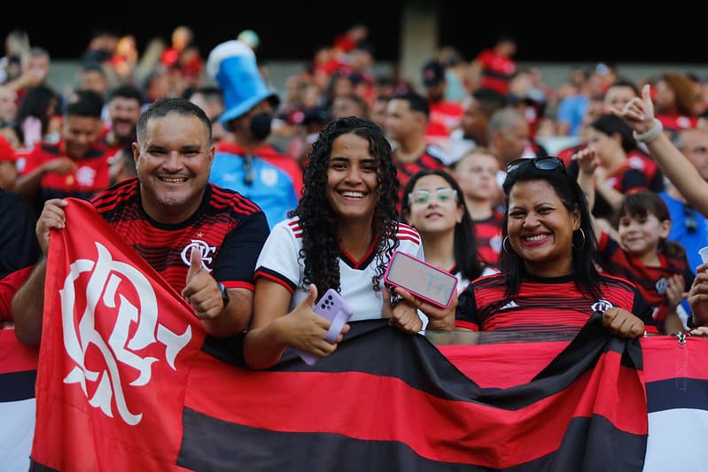 Torcedores do Flamengo na Arena Pantanal.