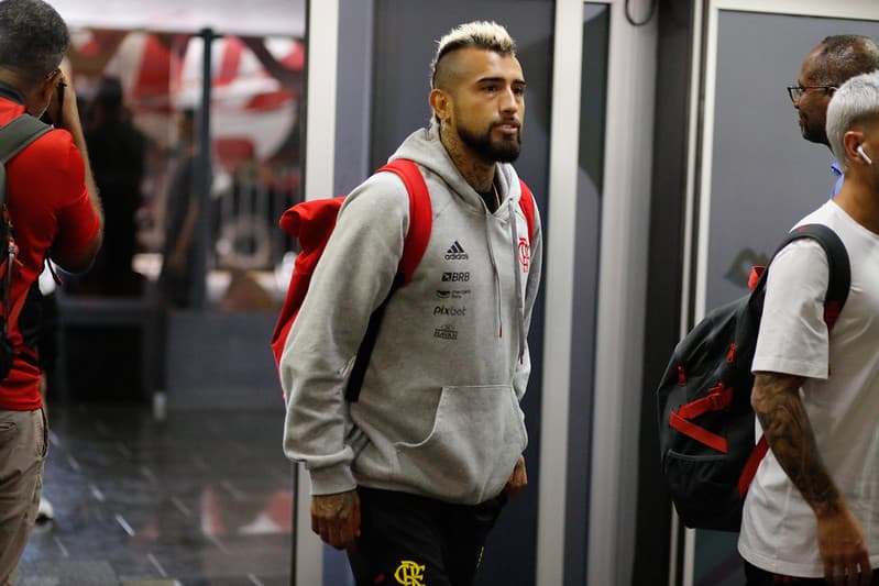 Vidal embarca com o Flamengo