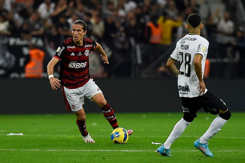 Filipe Luís em campo pelo Flamengo