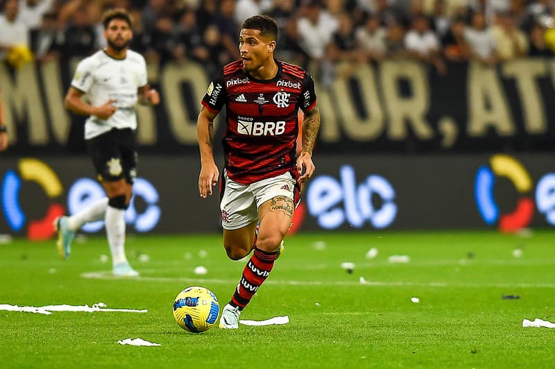 João Gomes com a camisa do Flamengo