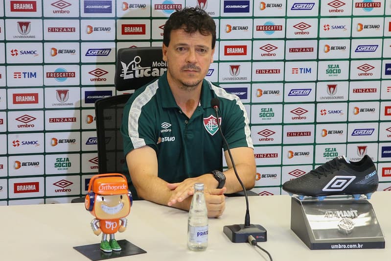 Fernando Diniz cita o Flamengo em coletiva do Fluminense