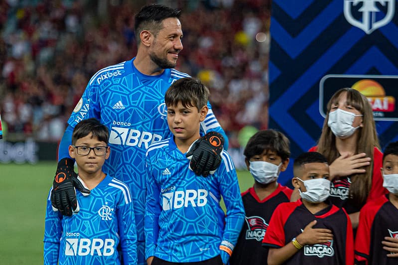 diego alves em ação pelo flamengo