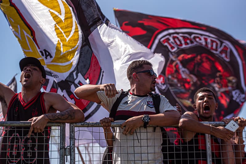 Torcida do Flamengo se despede do time antes de viagem a Guayaquil