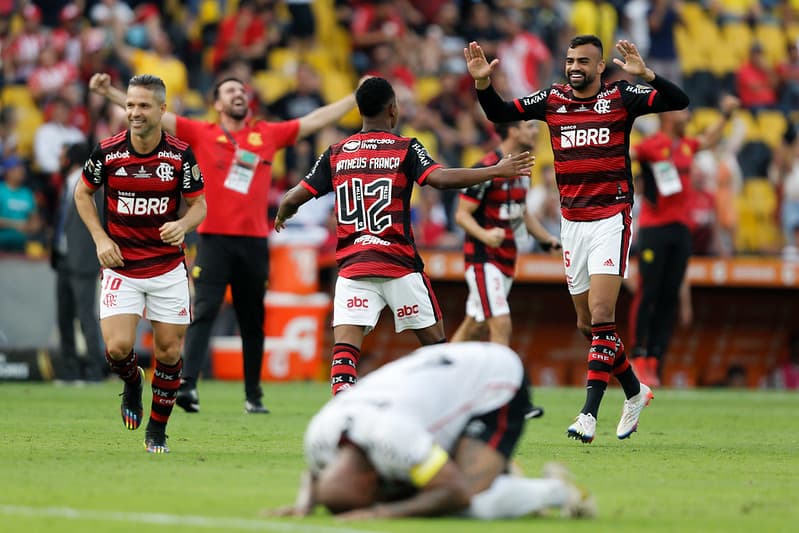 Flamengo comemora título em cima do Athletico