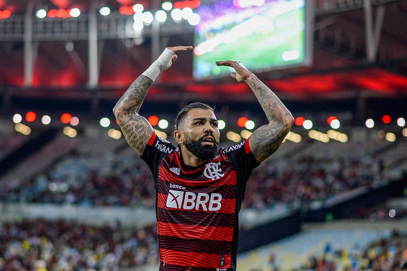 Gabigol no jogo contra o Internacional; atacante tem a maior minutagem entre os jogadores de linha de Flamengo, Athletico-PR e Corinthians