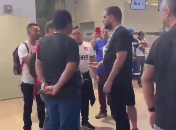 Torcedores do Flamengo tentam embarcar para Guayaquil