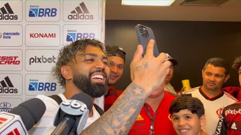 Gabigol conversa com Zico após título do Flamengo