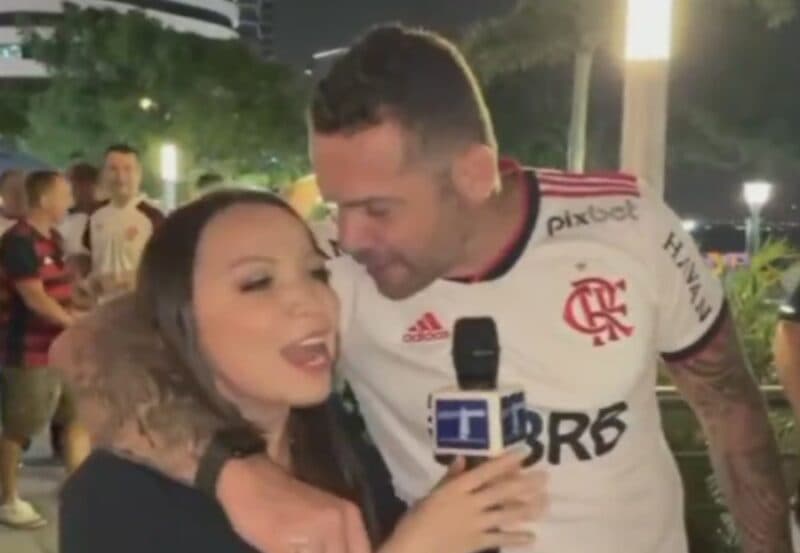 torcedor do Flamengo assedia repórter