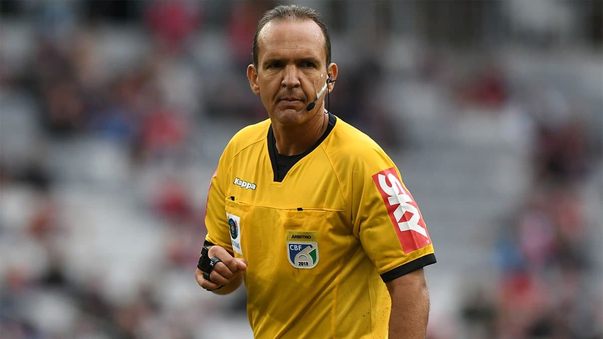 Árbitro que irá apitar ao jogo entre Flamengo x Santos pelo Campeonato Brasileiro.