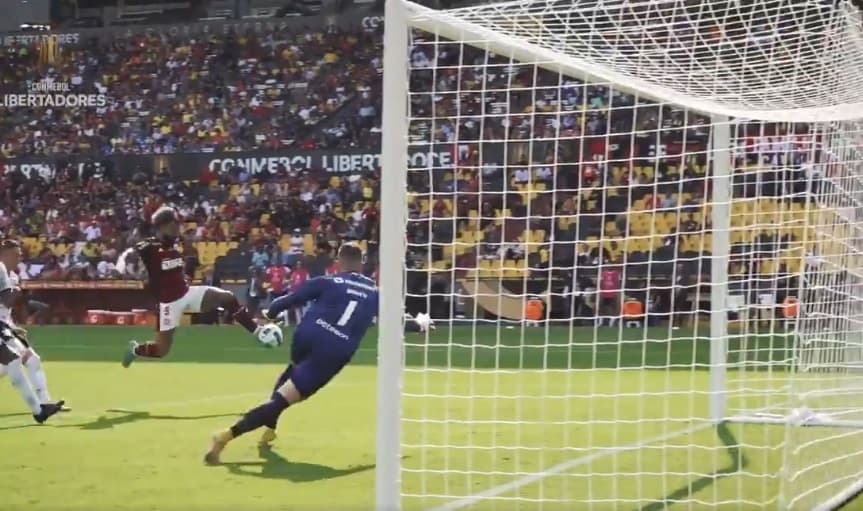 bento sofre gol de gabigol do flamengo