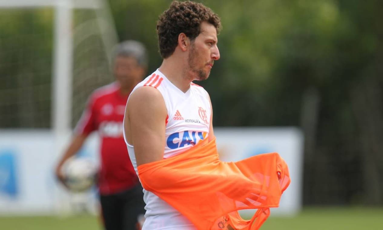 elano em treino do flamengo