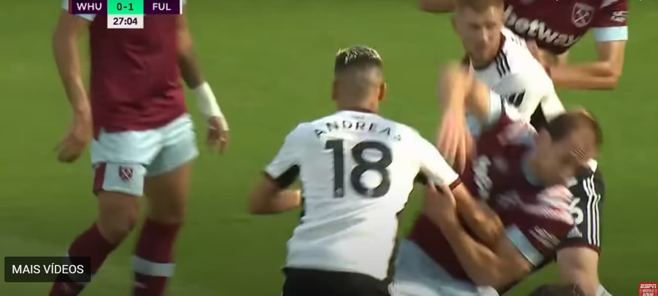 ex-flamengo andreas comete penalti