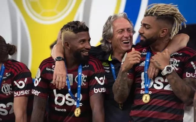 Jorge Jesus comemora título do Brasileirão com o Flamengo