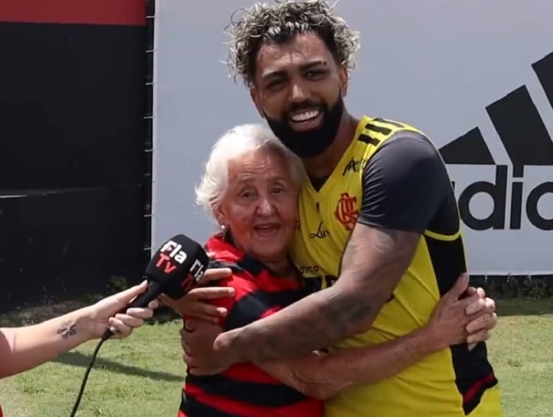 Vovó Fátima encontra Gabigol e faz pedido especial
