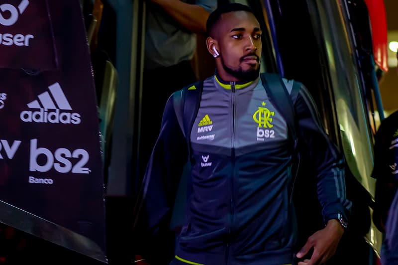 Gerson em desembarque do Flamengo em 2019
