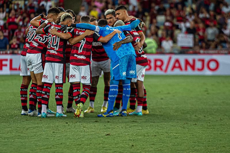 Time do Flamengo reunido antes de jogo pelo Brasileirão
