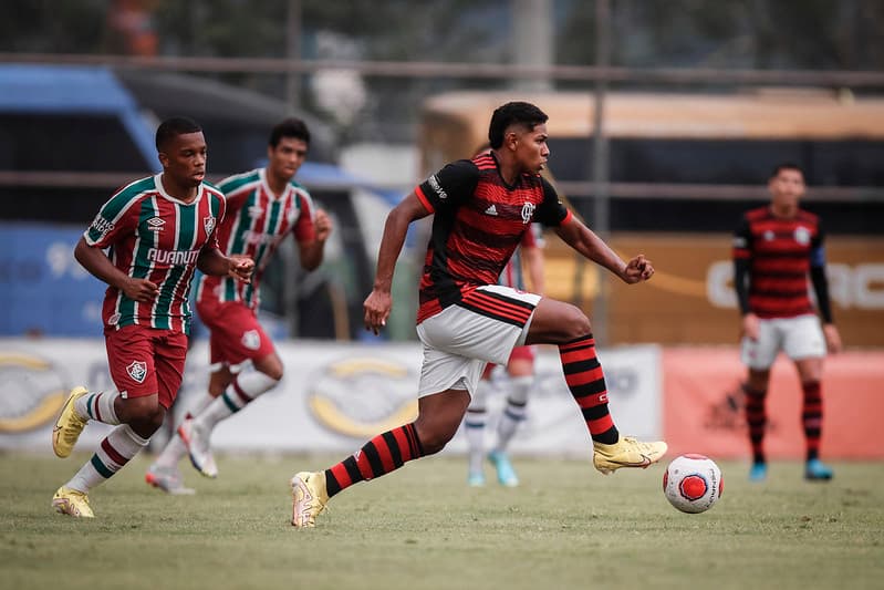 Técnico do Sub-17 projeta final entre Flamengo e Fluminense