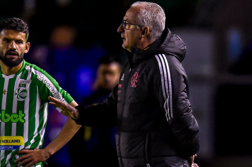 dorival júnior é criticado por comentarista em empate do flamengo
