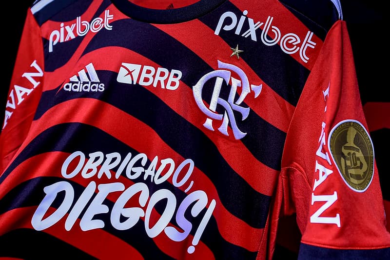 Camisa comemorativa do Flamengo para a despedida dos Diegos.