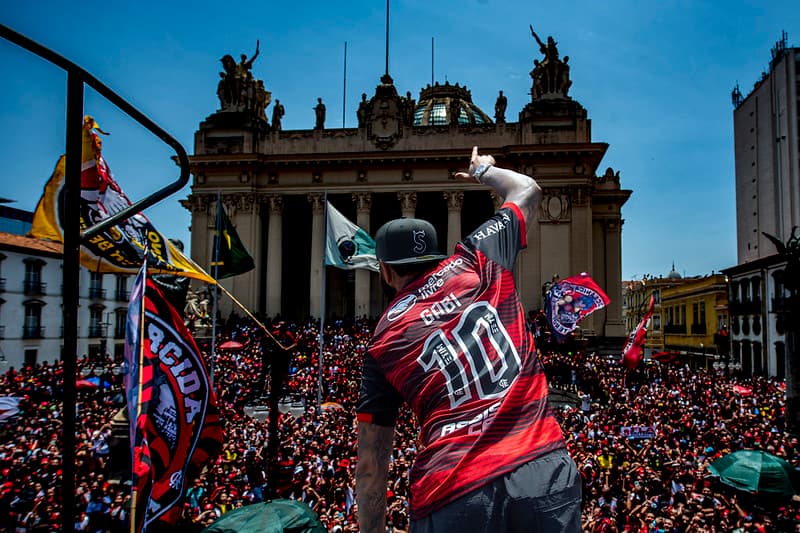 Gabigol na festa do Tri com a Camisa 10 do Flamengo