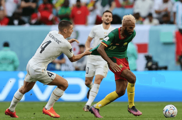 Em um dos melhores jogos da Copa do Mundo, Camarões e Sérvia empatam por 3 a 3