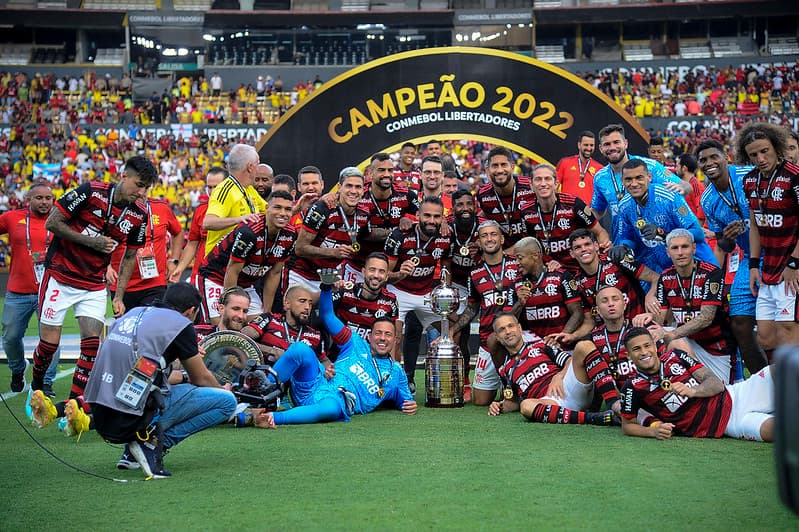 Jogadores do Flamengo receberam homenagens pelo título da Libertadores