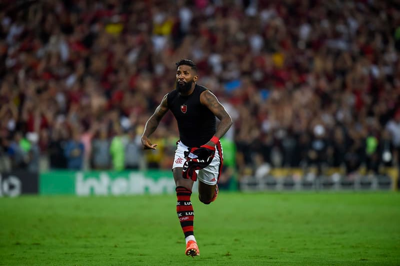 Rodinei comemorando gol do título pelo Flamengo