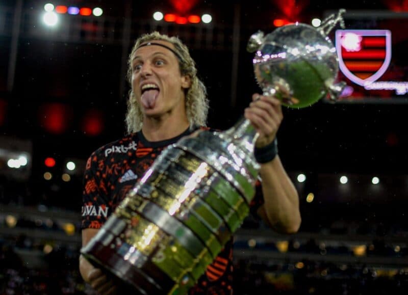 David Luiz com taça da Libertadpres