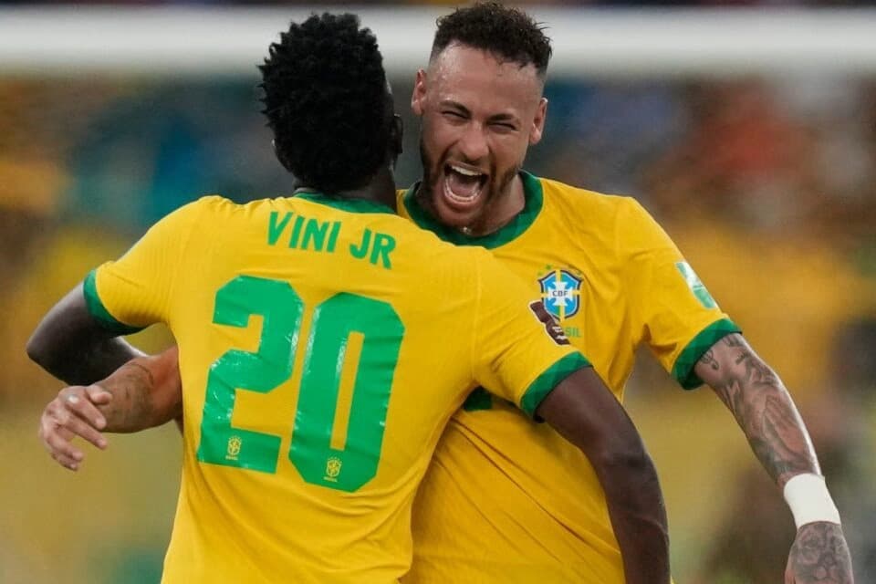 Neymar e Vinícius Júnior fazem publicação referente à estreia na Copa; veja