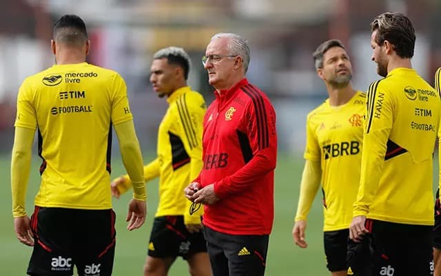 Dorival Júnior treina o time do Flamengo