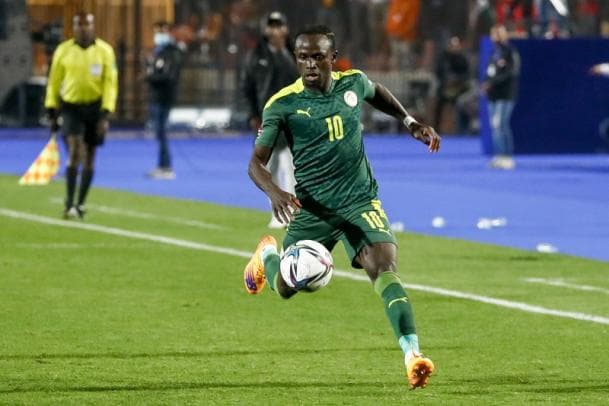 Sadio Mané jogando pela Seleção de Senegal.