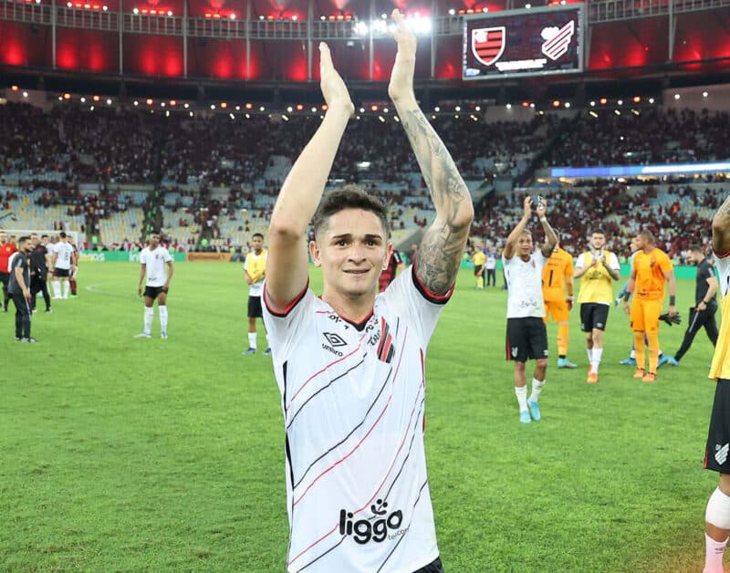 Khellven comemora classificação do Athletico-PR contra o Flamengo, pela Copa do Brasil 2021