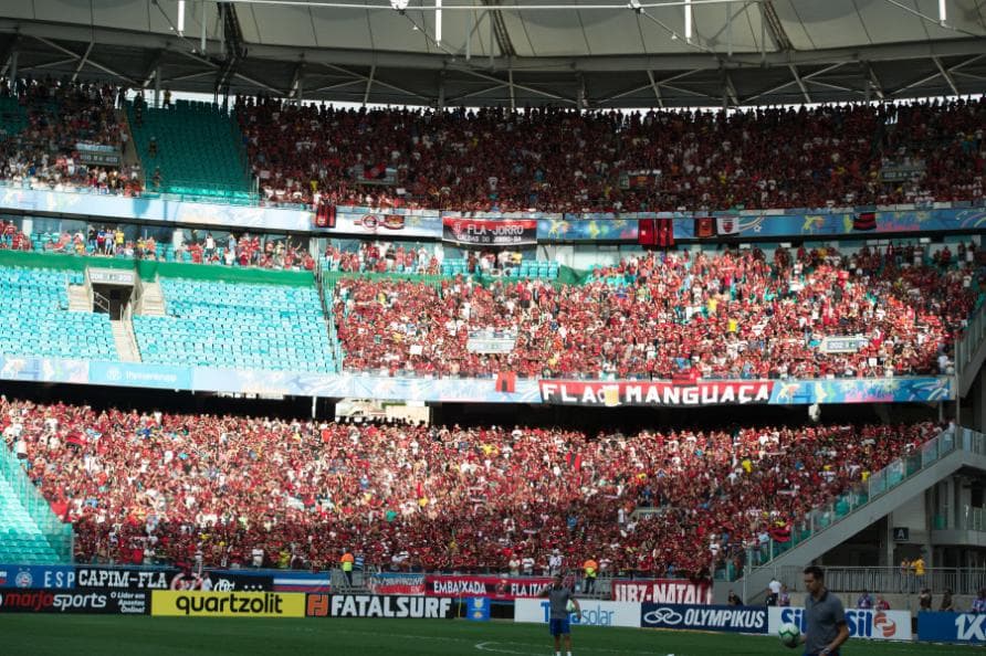 Torcida do Flamengo presente no Nordeste; relação com a Globo é fake news