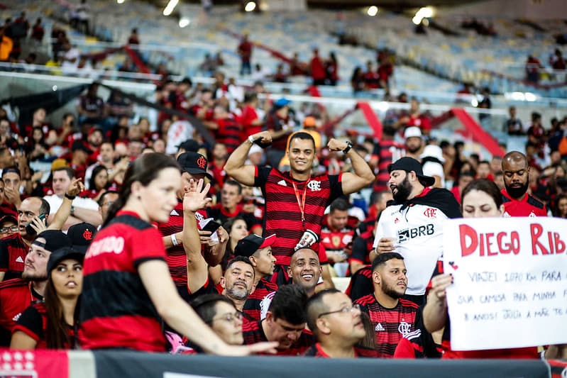 Torcida do Flamengo lotando o Maracanã