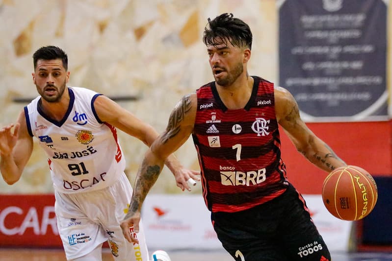 Flamengo vence o São José no NBB