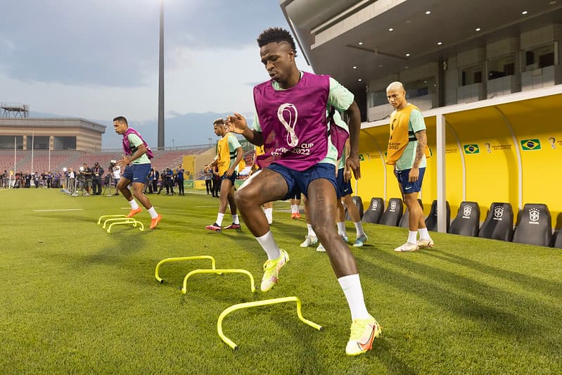 Vinícius Júnior em treino da Seleção do Brasil no Catar. Fotos: Lucas Figueiredo/CBF