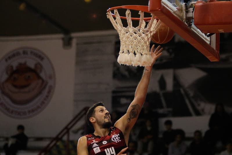 Cuello em ação pelo Flamengo no NBB