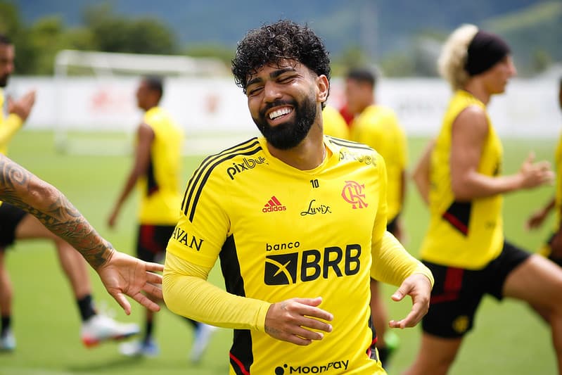 Gabigol marca golaço em treino do Flamengo
