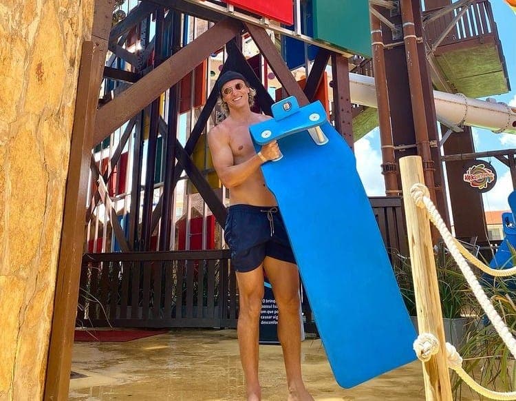 David Luiz curte férias no Beach Park