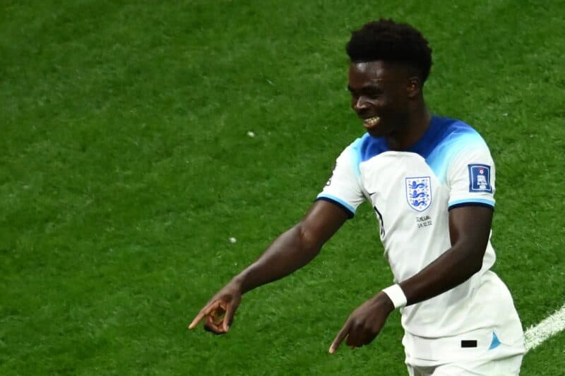 Saka, da Inglaterra, falou sobre relação com David Luiz, do Flamengo