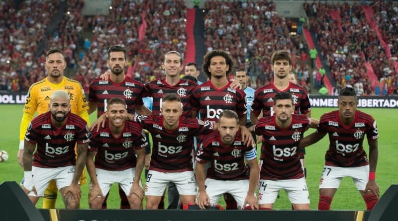 Time do Flamengo com Filipe Luís, Rodrigo Caio e Bruno Henrique