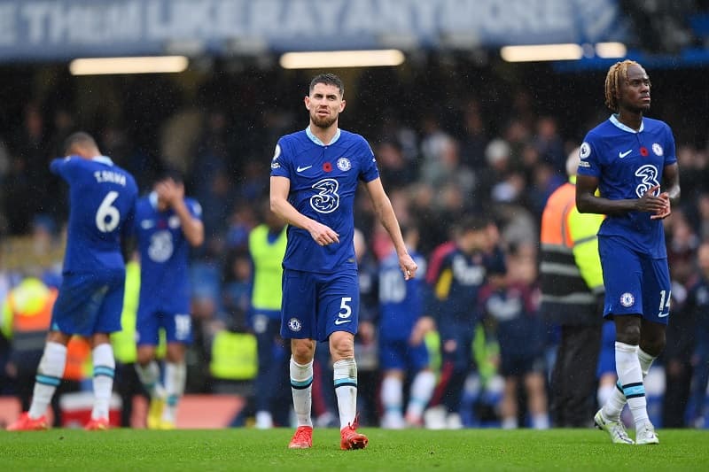 Jorginho em campo com a camisa do Chelsea, pela Premier League