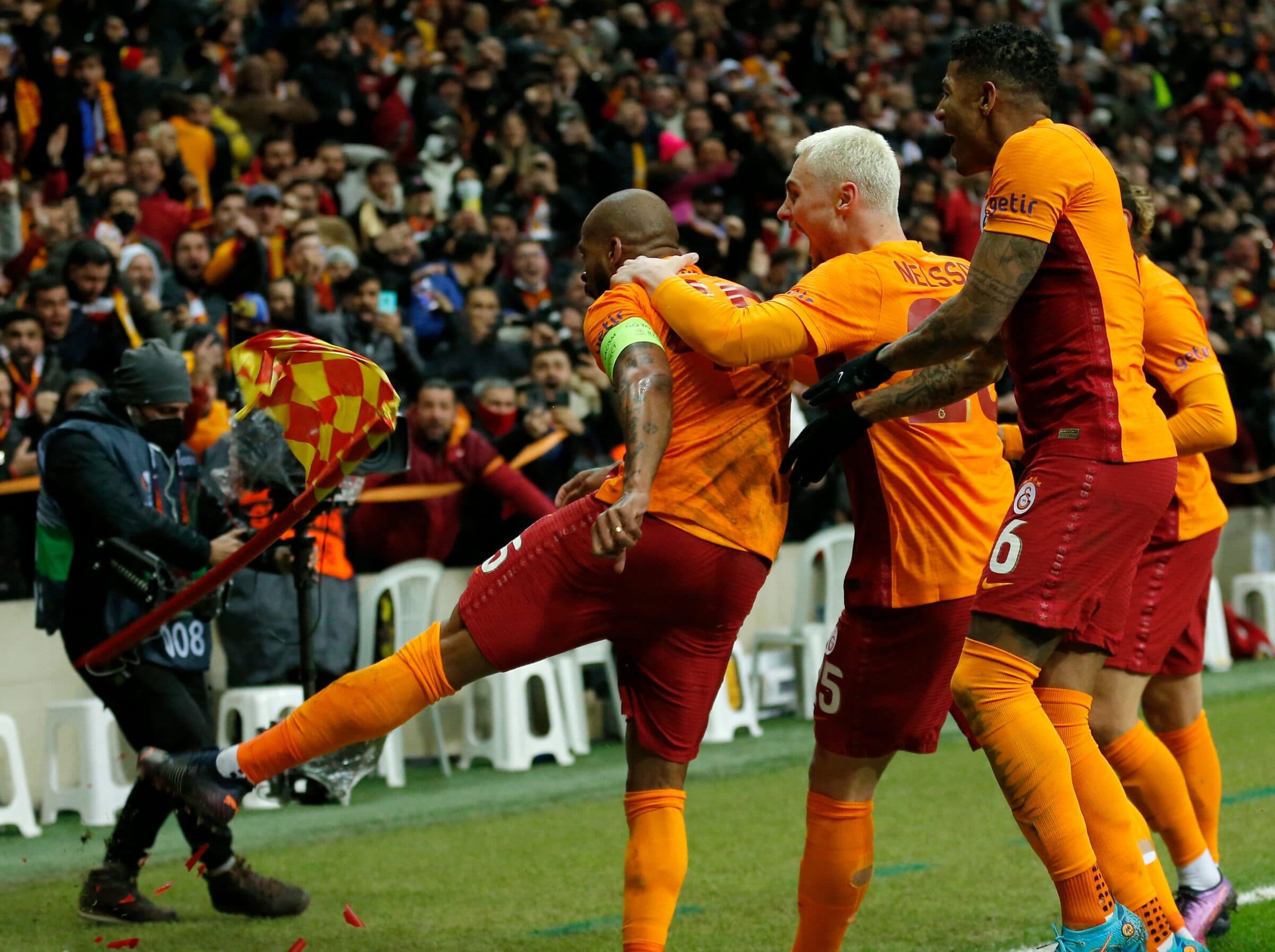 Galatasaray e Istanbulspor se enfrentam neste domingo pelo Campeonato Turco