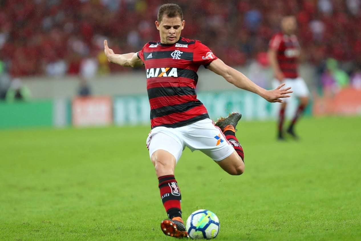 Jonas, ex-volante do Flamengo, acerta com time da Série D
