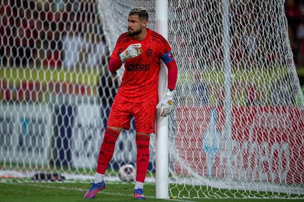 Matheus Cunha em jogo do Flamengo