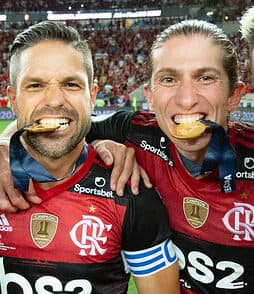 Campeão pelo Flamengo, Rafinha confirmou aposentadoria