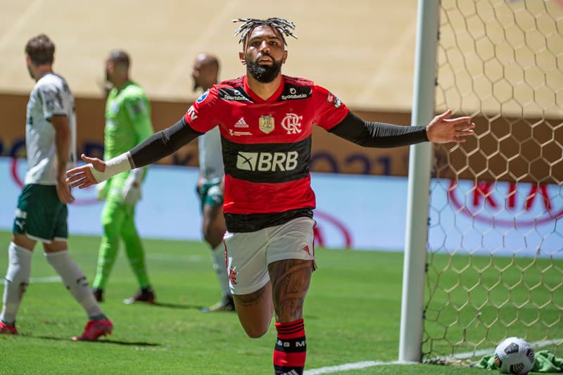 Gabigol comemora gol do Flamengo sobre o Palmeiras na Supercopa do Brasil