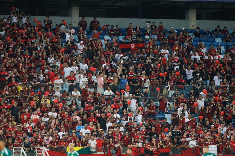 Torcida do Flamengo enche estádio