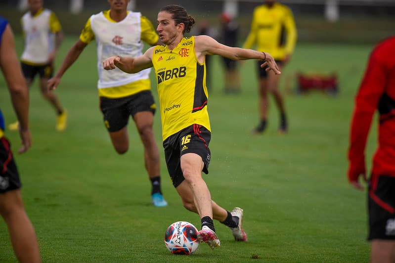 Filipe Luís fala sobre lesão após estrear pelo Flamengo