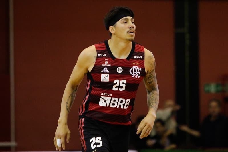 Luke Martinez em jogo do Flamengo; mexicano foi principal pontuador na partida contra o Peñarol pela Champions League das Américas